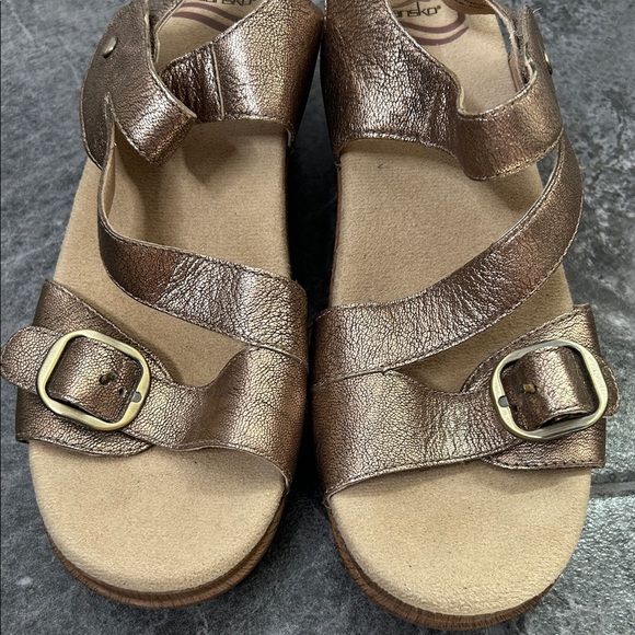 Dansko Gold Sheri Wedge Heel Sandals Size 39 Leather Upper Comfort Sandal 8.5/9 - Picture 16 of 16